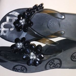 BCBG sandles